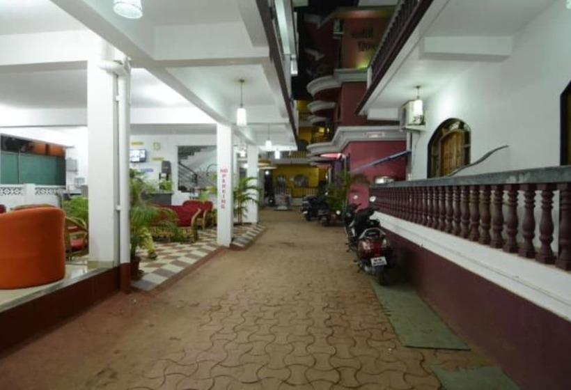 호텔 Ashish Resort