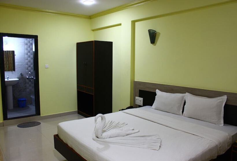 호텔 Ashish Resort