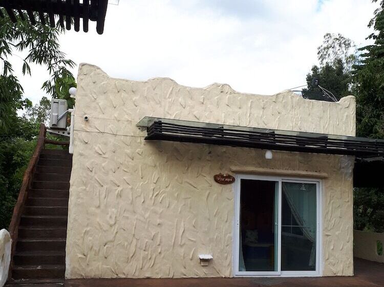 Отель Baansongkhata