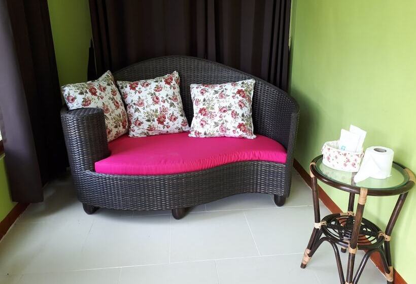 Отель Baansongkhata