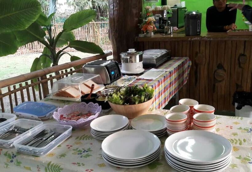 Отель Baansongkhata