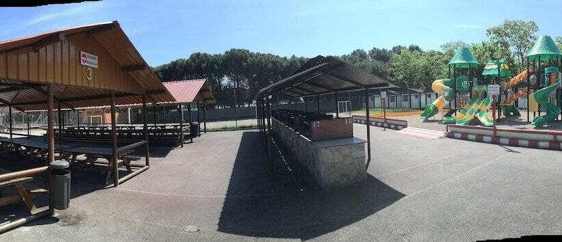 هتل Bungalows Alpha