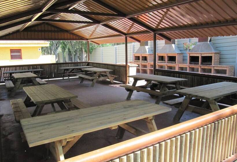 هتل Bungalows Alpha