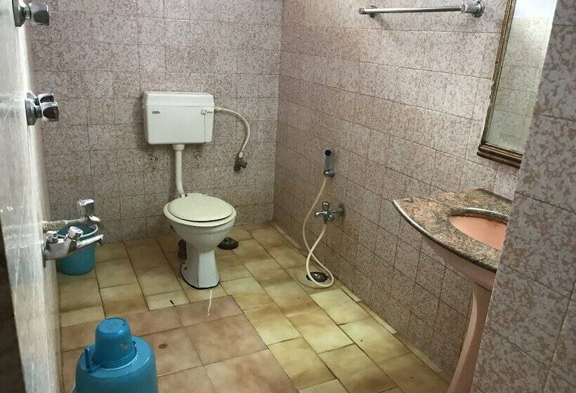 בית מלון כפרי Campal Beach Resort