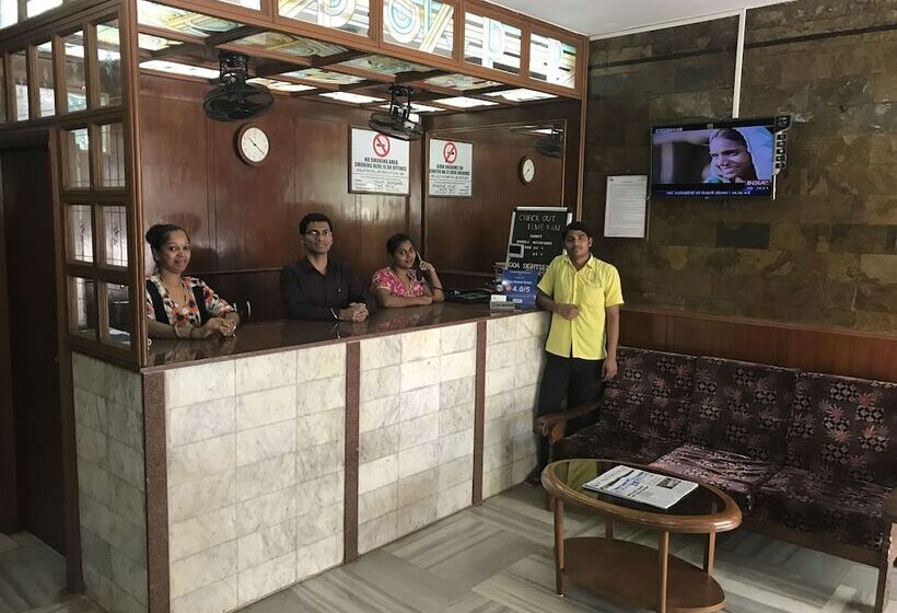 בית מלון כפרי Campal Beach Resort