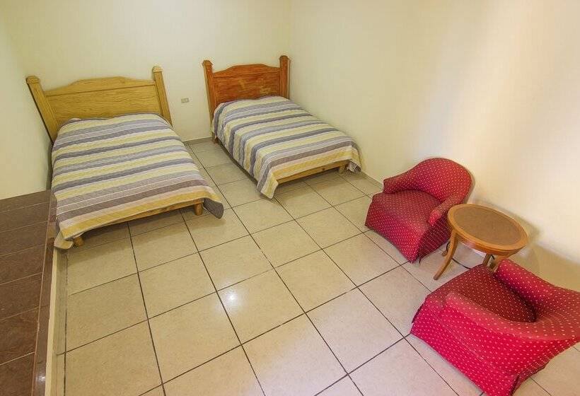 Отель Consul Suites