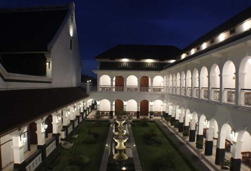 호텔 Daroessalam Syariah Heritage