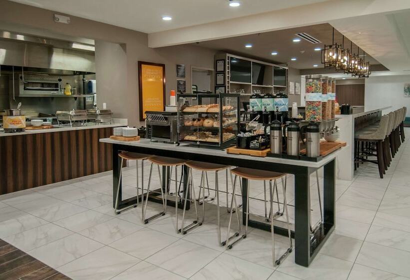 בית מלון כפרי Hilton Garden Inn Jackson/clinton