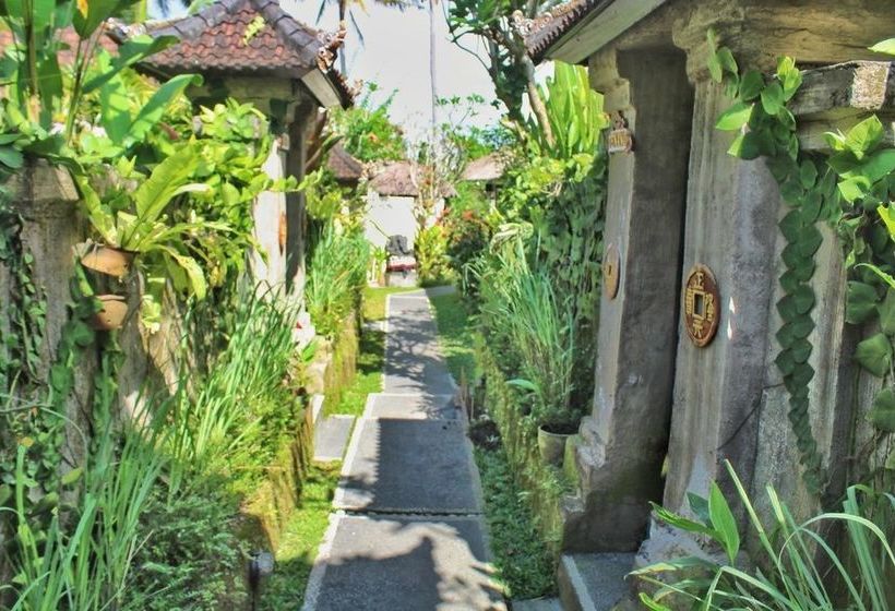 Hotel Lodtunduh Sari