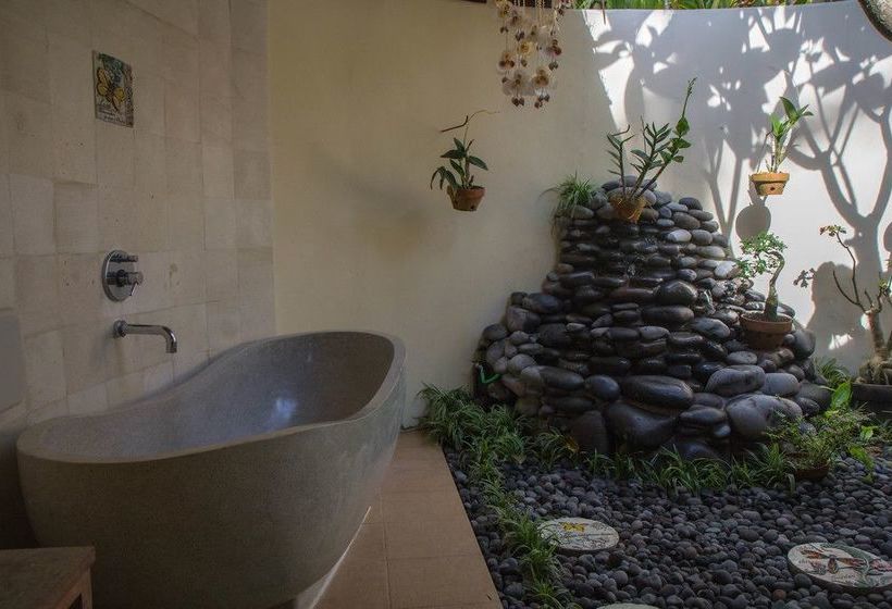 Hotel Lodtunduh Sari