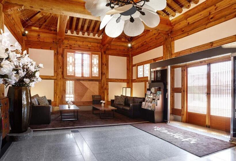 فندق Hanok Stay Namwonyechon By Kensington