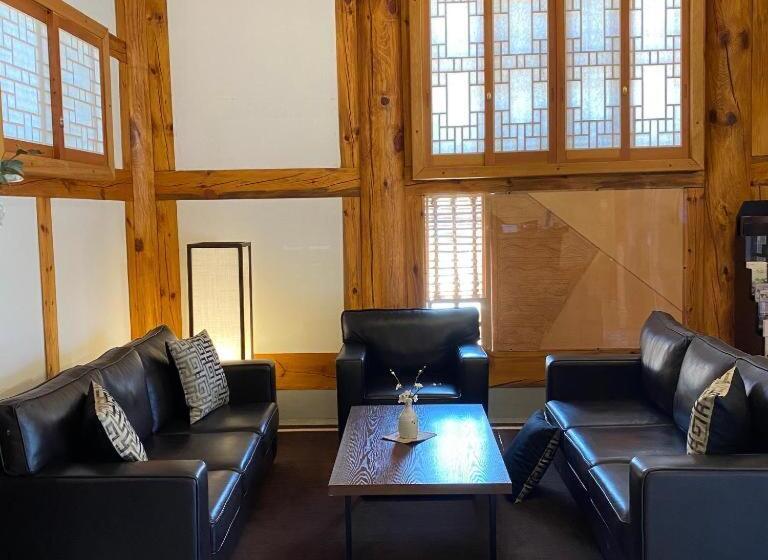 호텔 Hanok Stay Namwonyechon By Kensington