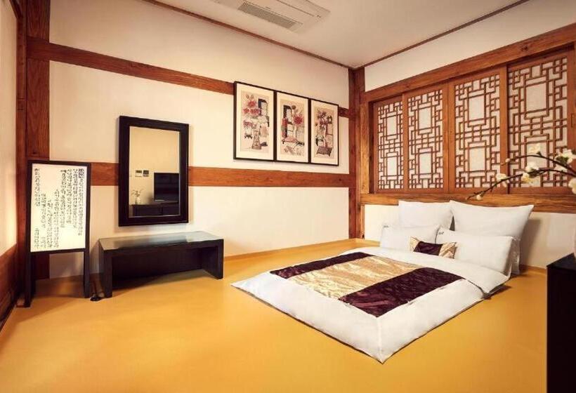 فندق Hanok Stay Namwonyechon By Kensington