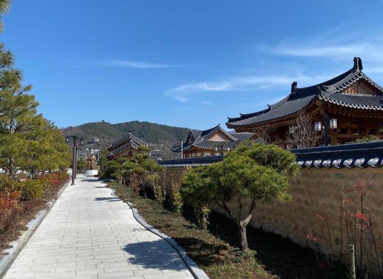 호텔 Hanok Stay Namwonyechon By Kensington
