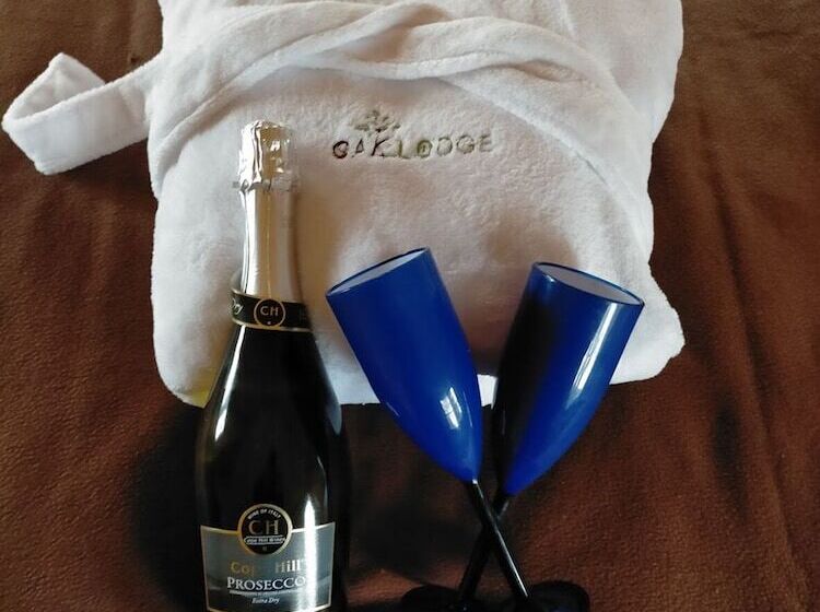 ホテル Oak Lodge Retreat