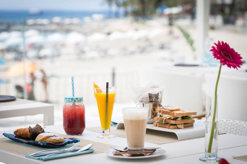 호텔 One Ibiza Suites