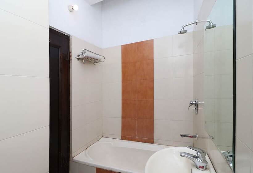 ホテル Oyo 13161 King S Palace