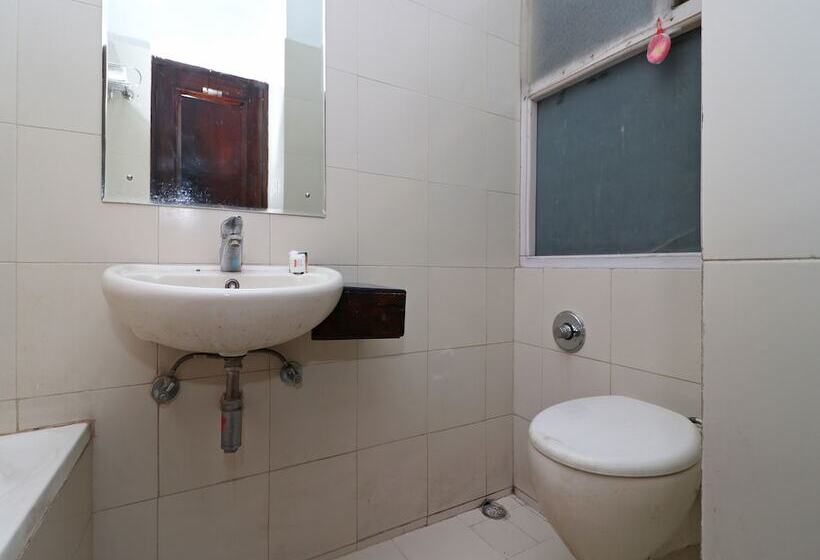 ホテル Oyo 13161 King S Palace