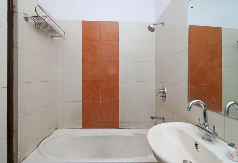 ホテル Oyo 13161 King S Palace