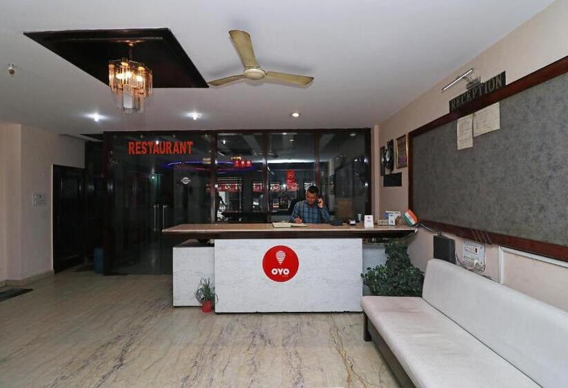 ホテル Oyo 13161 King S Palace