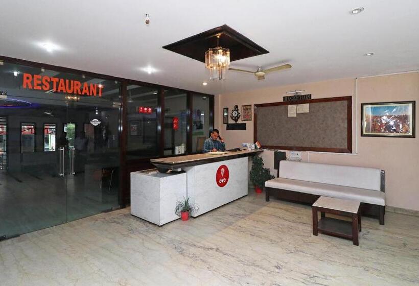 ホテル Oyo 13161 King S Palace