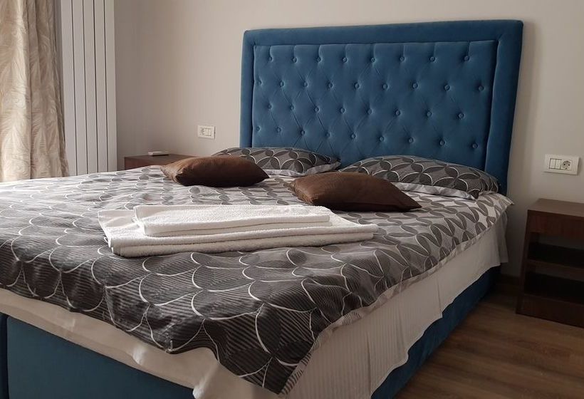 ホテル Pensiunea La Iani