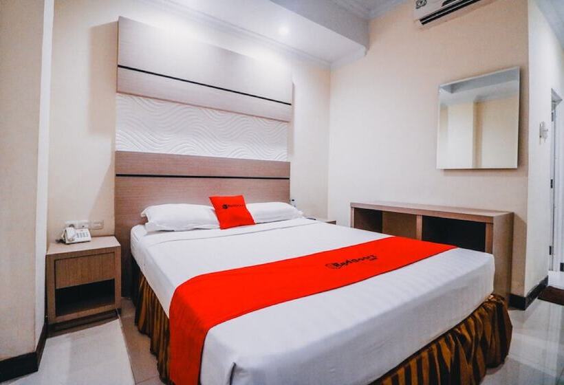 فندق Reddoorz Plus Near Makassar Town Square