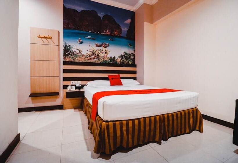 فندق Reddoorz Plus Near Makassar Town Square