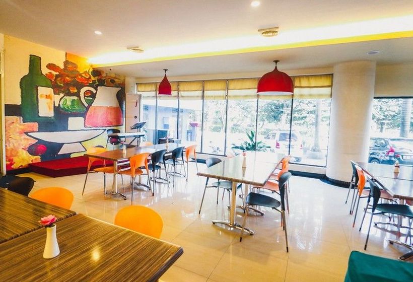 호텔 Reddoorz Plus Near Mall Ratu Indah 2