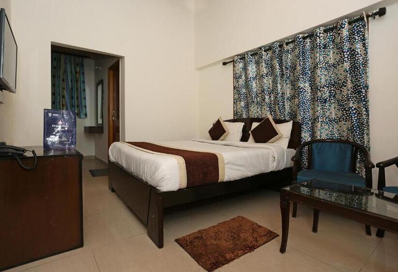 בית מלון כפרי Silver Tree Inn