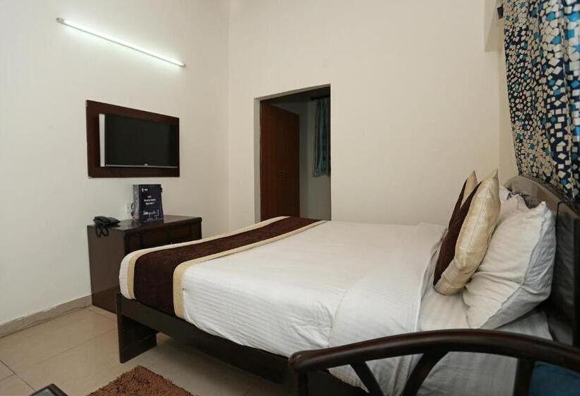 בית מלון כפרי Silver Tree Inn