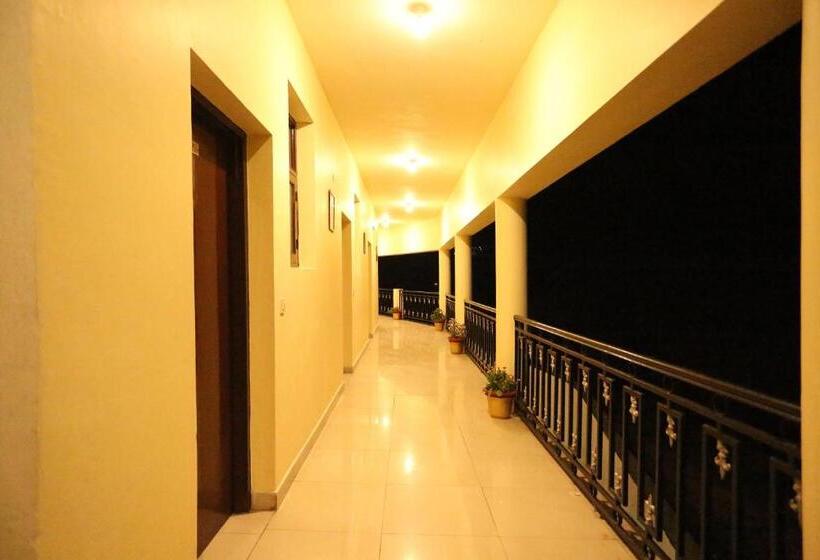 בית מלון כפרי Silver Tree Inn