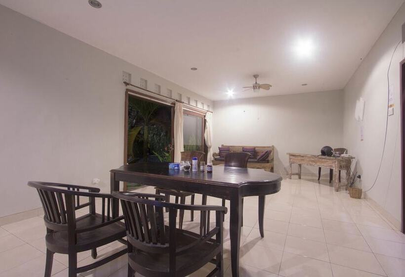 בית מלון כפרי Umah Diuma