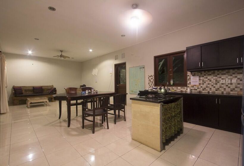 בית מלון כפרי Umah Diuma