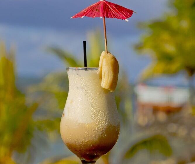 Le Uaina Beach Resort