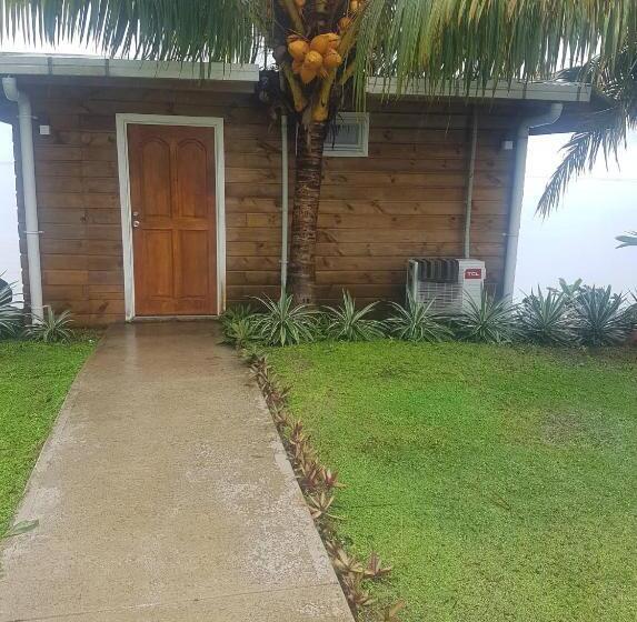 Le Uaina Beach Resort