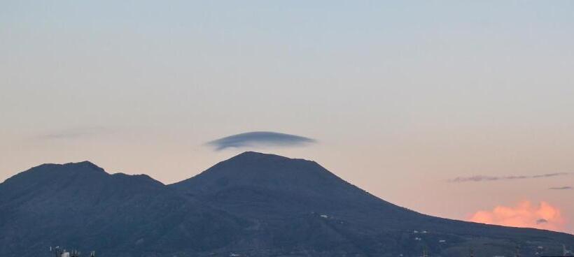 Mondo Suites Apartments