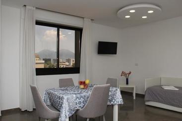 Mondo Suites Apartments
