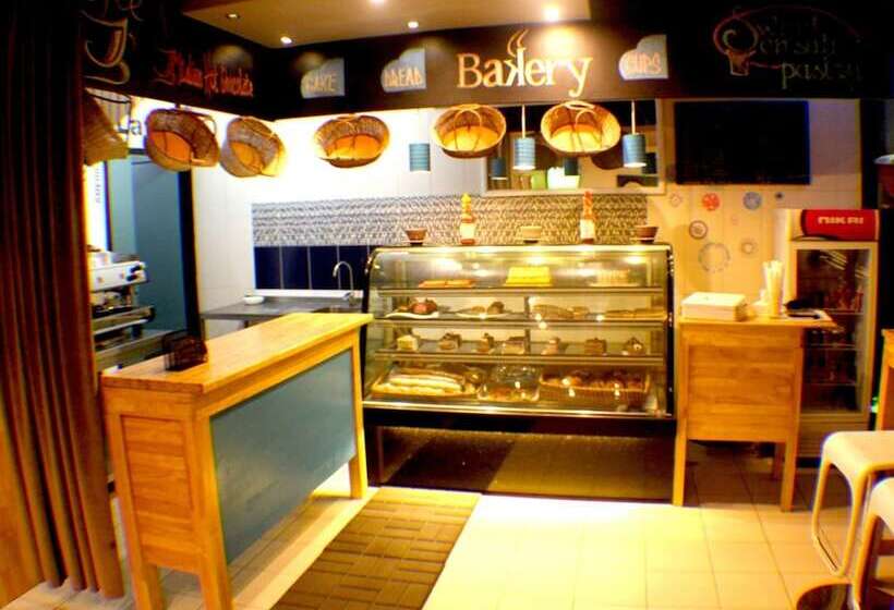 Murex Plaza Hotel & Suites