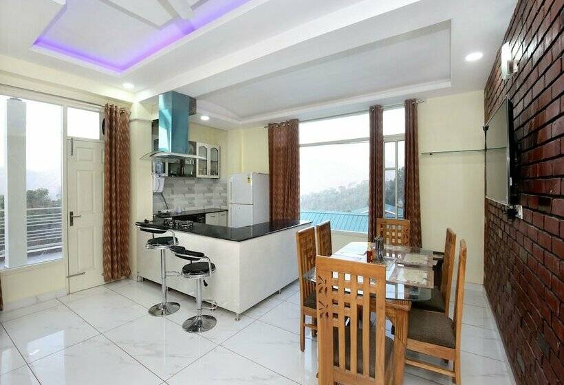 Oyo 13769 Home Spacious 3bhk Kasauli