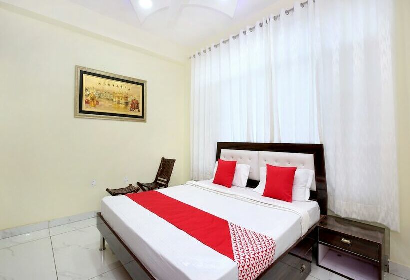 Oyo 13769 Home Spacious 3bhk Kasauli