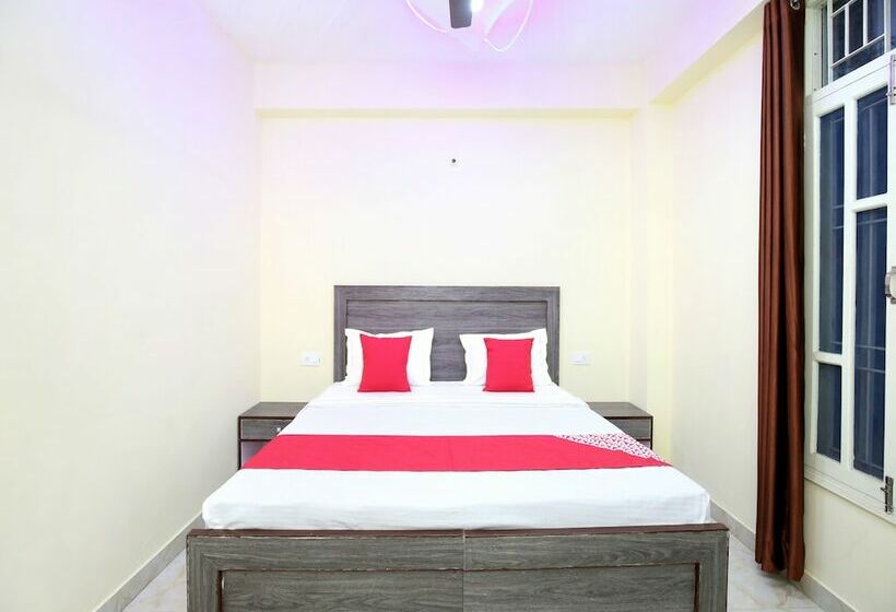 Oyo 13769 Home Spacious 3bhk Kasauli