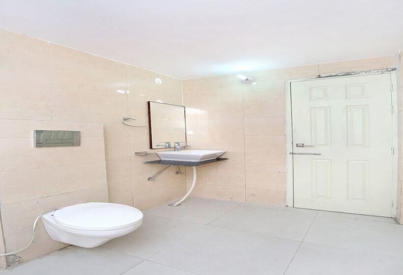 Oyo 13769 Home Spacious 3bhk Kasauli