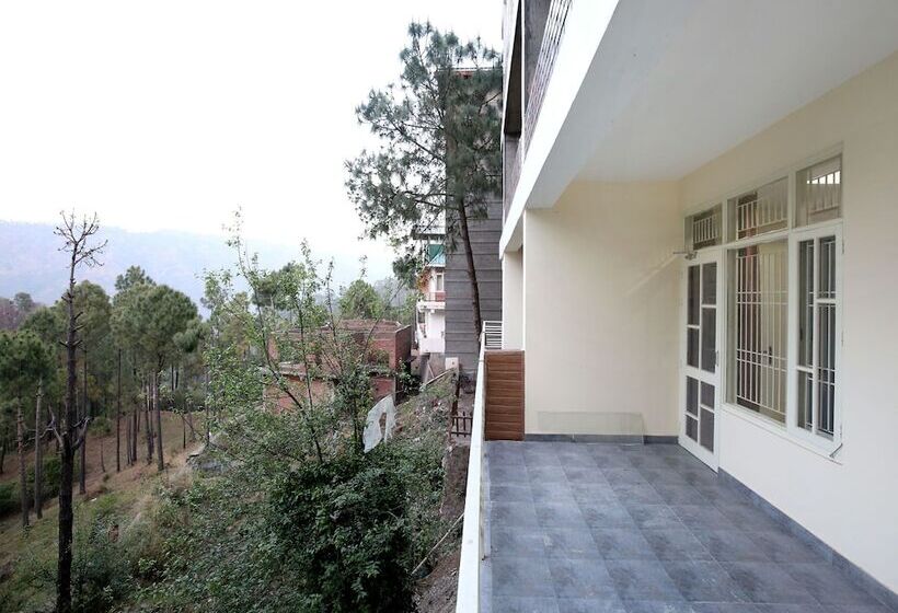Oyo 13769 Home Spacious 3bhk Kasauli