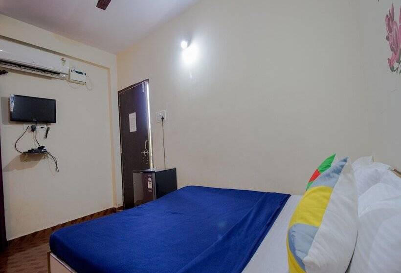 Oyo 14449 Home Decent Studio Calangute