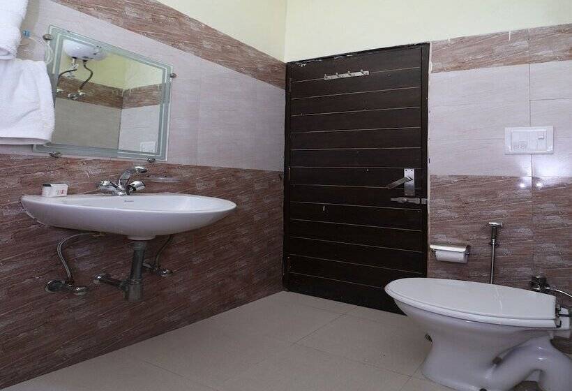 Oyo 20024 Hotel Star Court