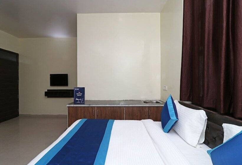 Oyo 20024 Hotel Star Court