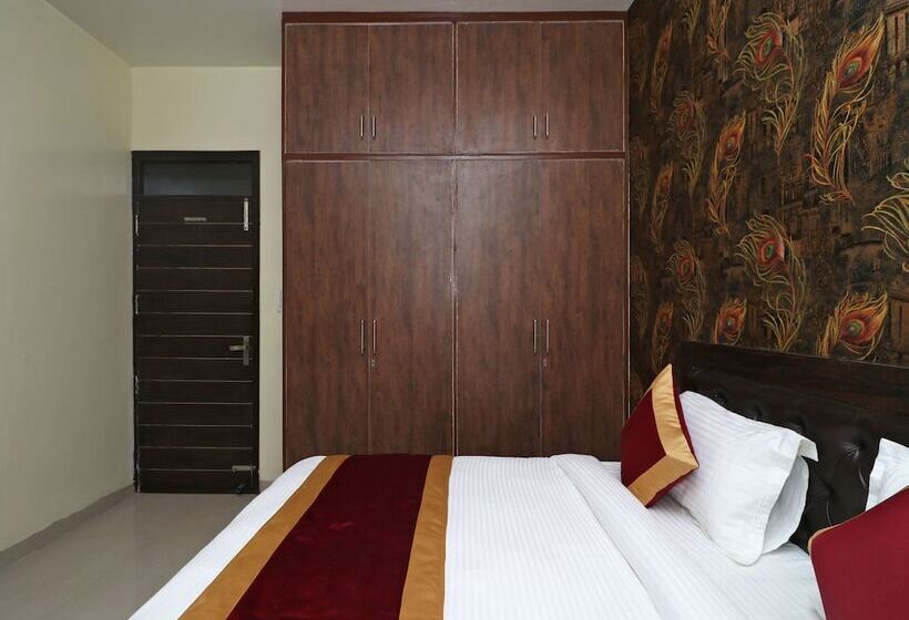 Oyo 20024 Hotel Star Court