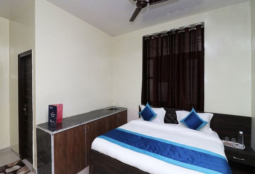 Oyo 20024 Hotel Star Court