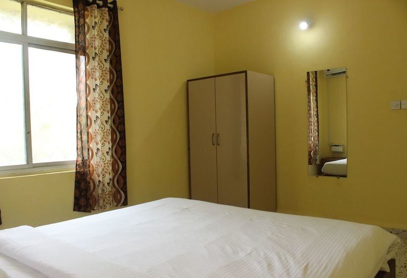 Oyo 9280 Home 2 Bhk Miramar Beach